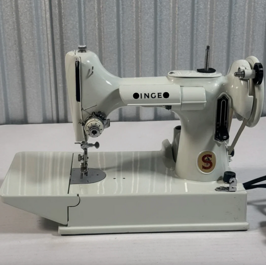 Sewing Machine | White/Green